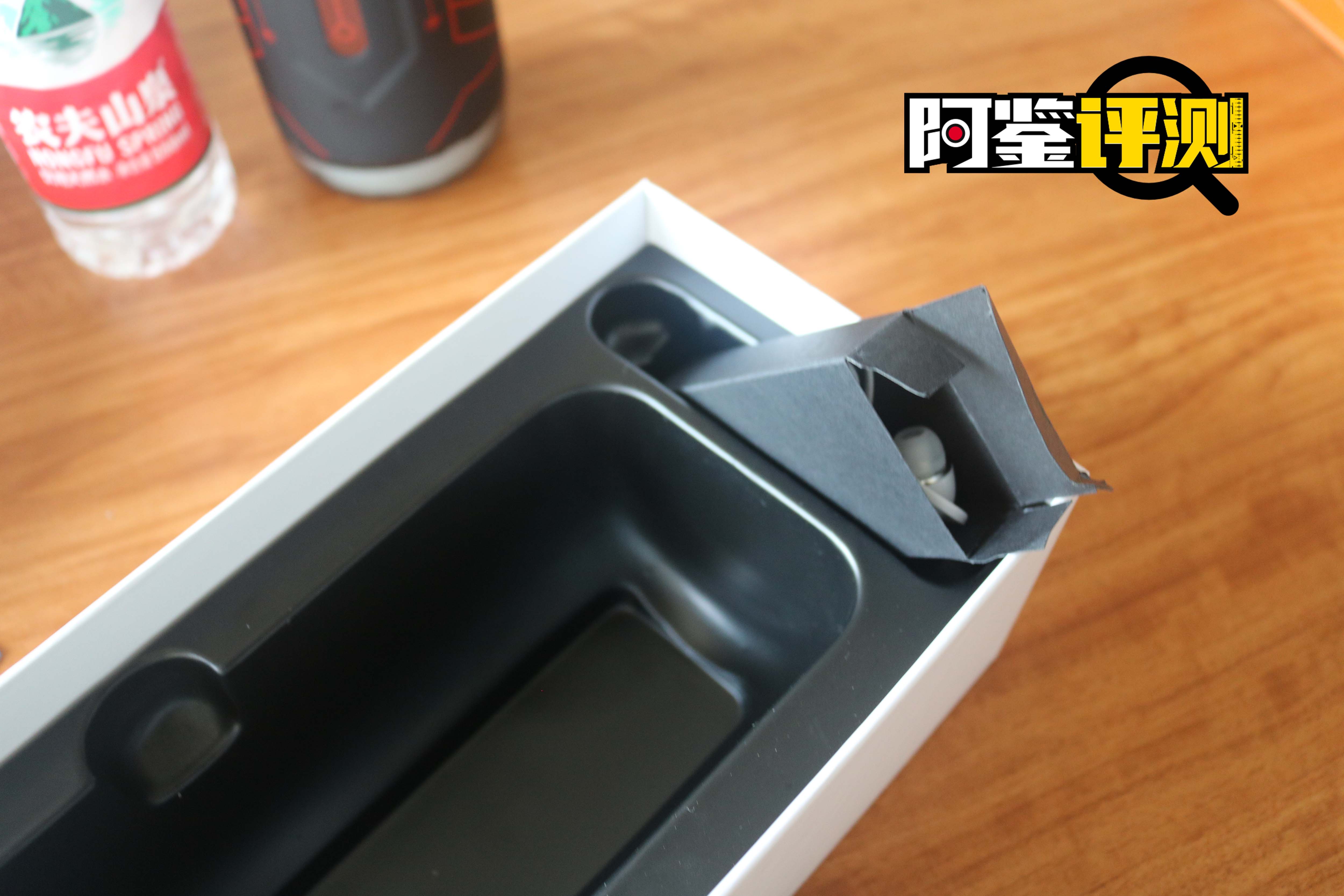 METABLOW-E300电动飞机杯评测,赛博朋克,科技狠活,阿鉴助理亲自下海!