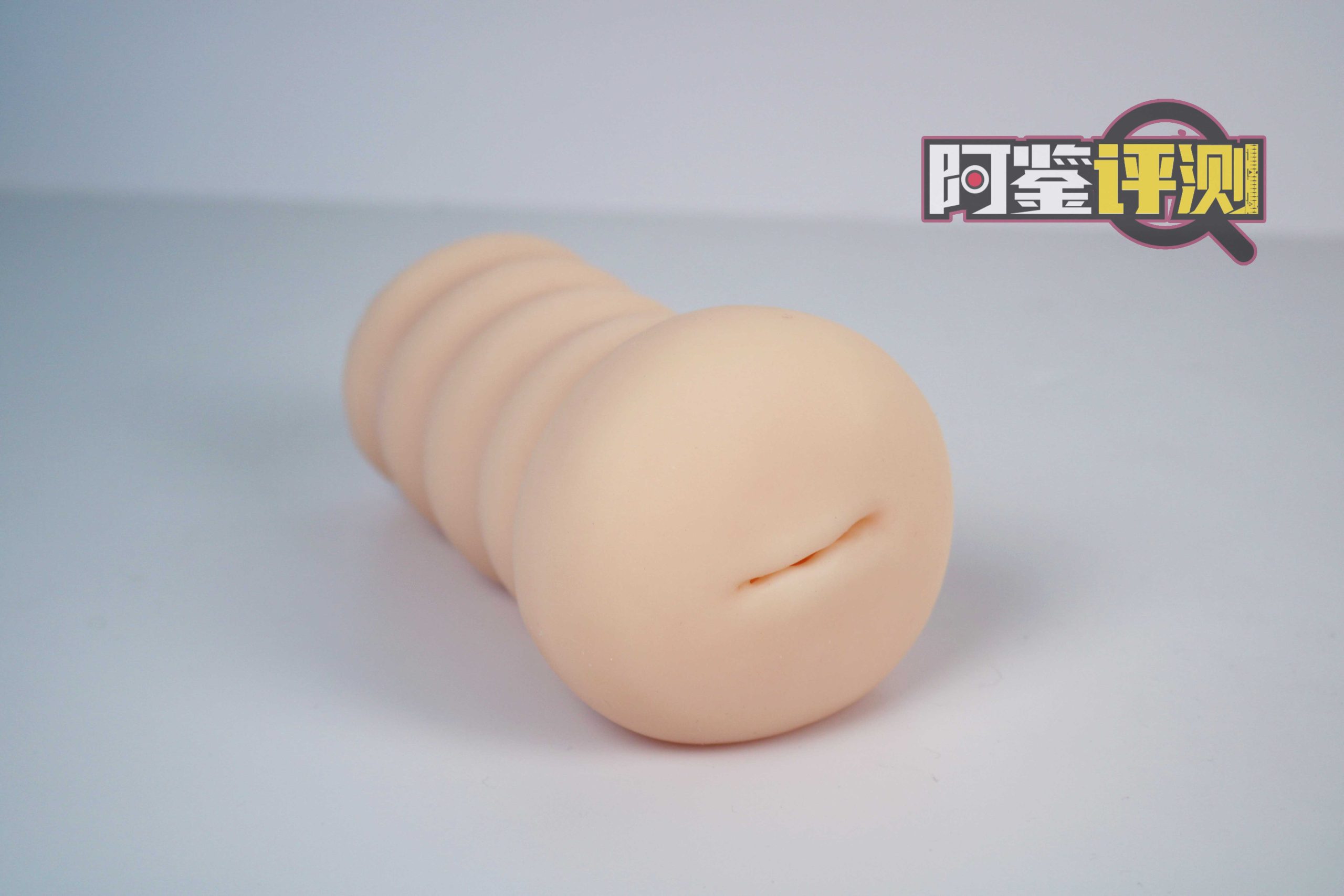 汤玛托易士“AI女友爱酱”评测(中刺激)!全球首个由AI设计通道的飞机杯?!