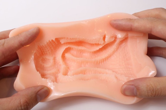 国产大魔王——“白丸”评测！虽然外形手感非常奇怪，但通道的剐蹭感不错