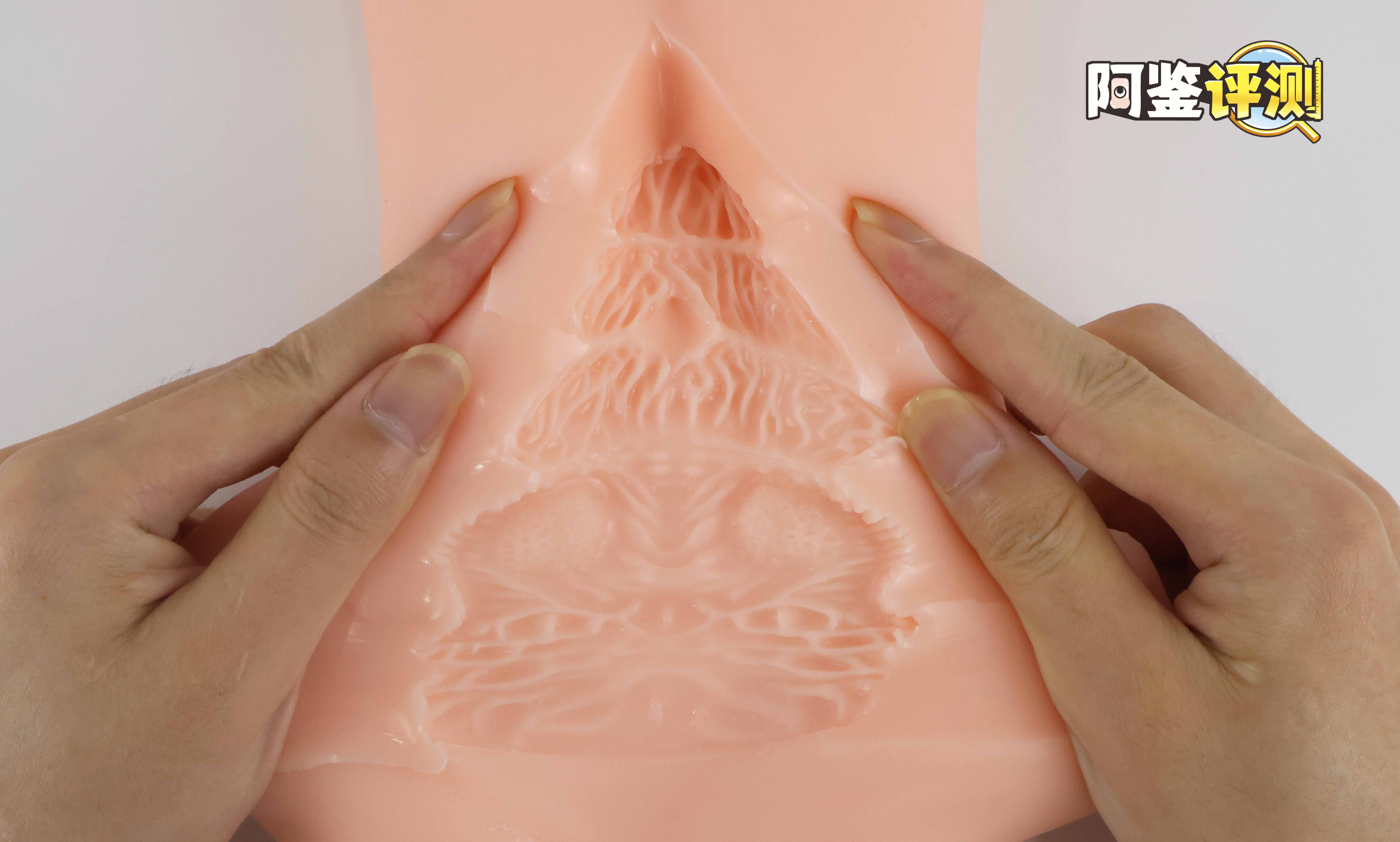 国产大魔王-jiojio评测!足控性癖大满足!难得一个可以使用的“玉足”