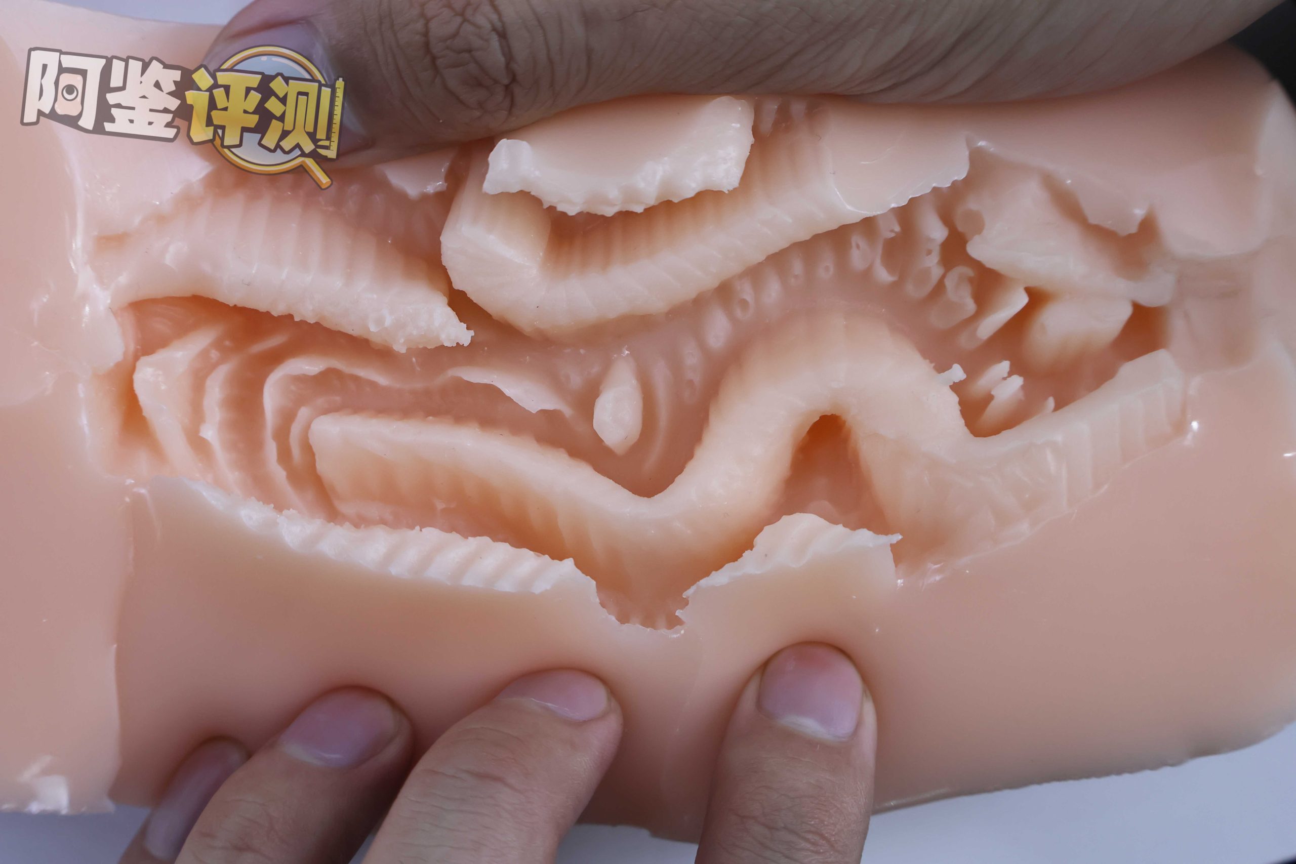 汤马托易士——“乳虐牢笼—人妻搜查官”评测！藏在变态联名包装下的，是超实用的复杂触手