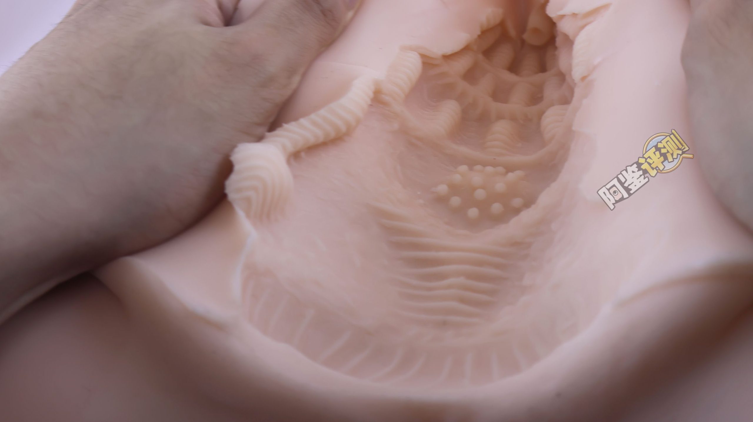 MACCOS——“纯洁之体”评测!少见的带腿小臀模,多种多样的视觉角度