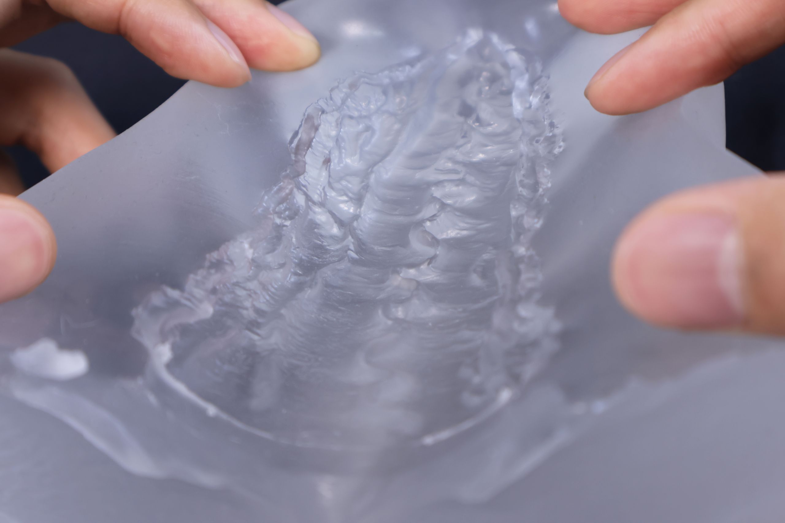 LoveFactor——“纯白机娘”评测!比起透明的核心卖点,胶体的黏着感给我印象更深...