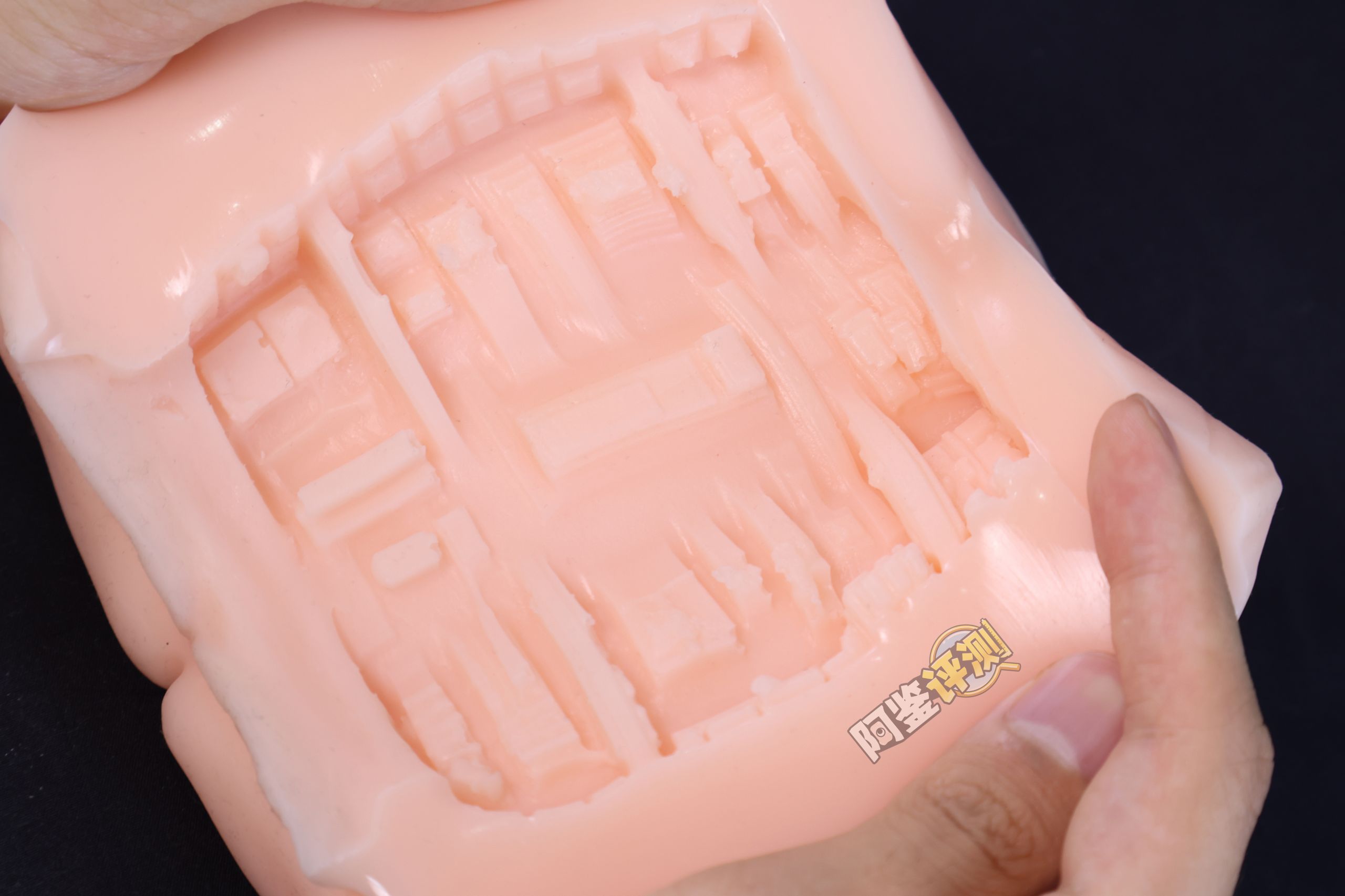 汤玛托易士——“雏宫病院”评测！“运输船”一样的层叠方块，有机胶体中有种机械的无机感