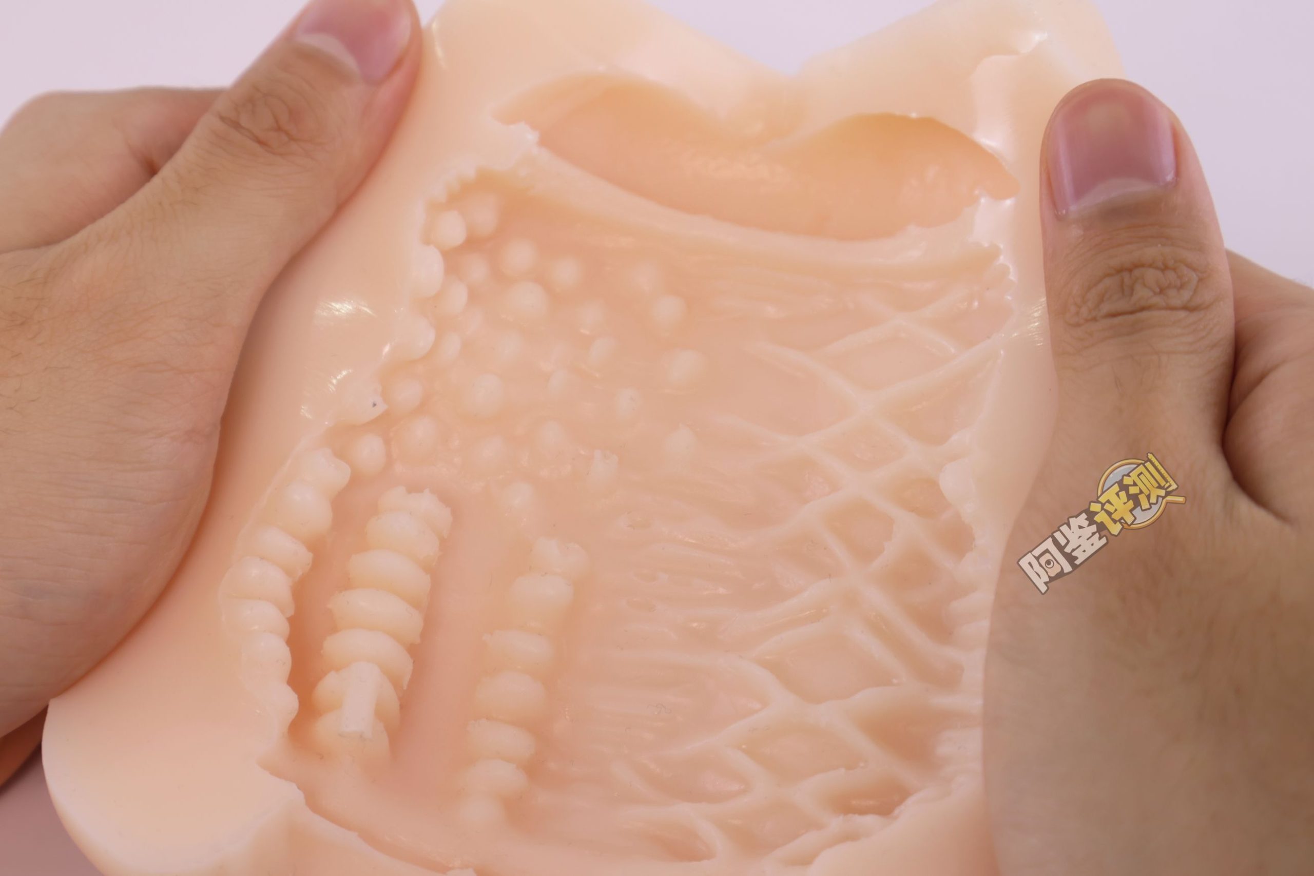 汤玛托易士——“温柔寝取”评测！看着很low的样子，居然有如此特殊的剐蹭感！