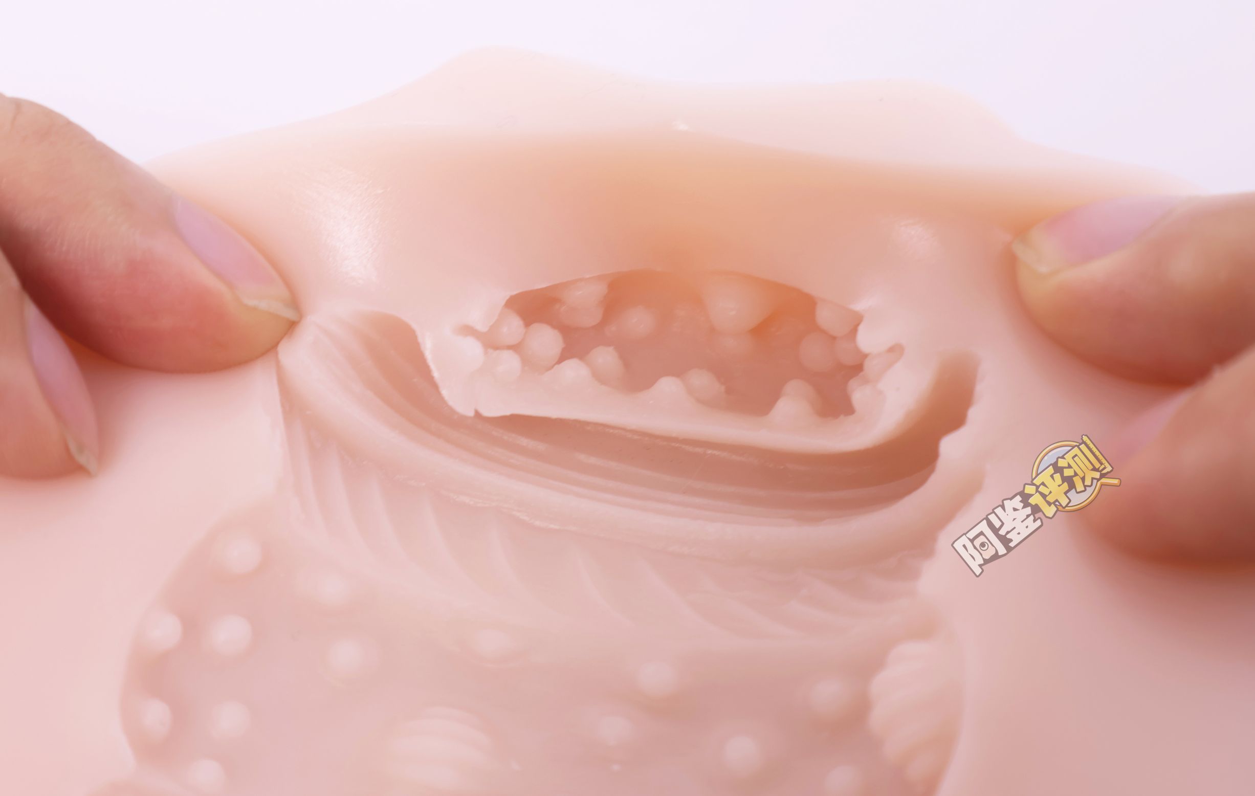 杯多多-“七彩罐娘”评测！隐蔽型小杯，图一乐还是真实用？（下：紫，粉，绿，蓝）