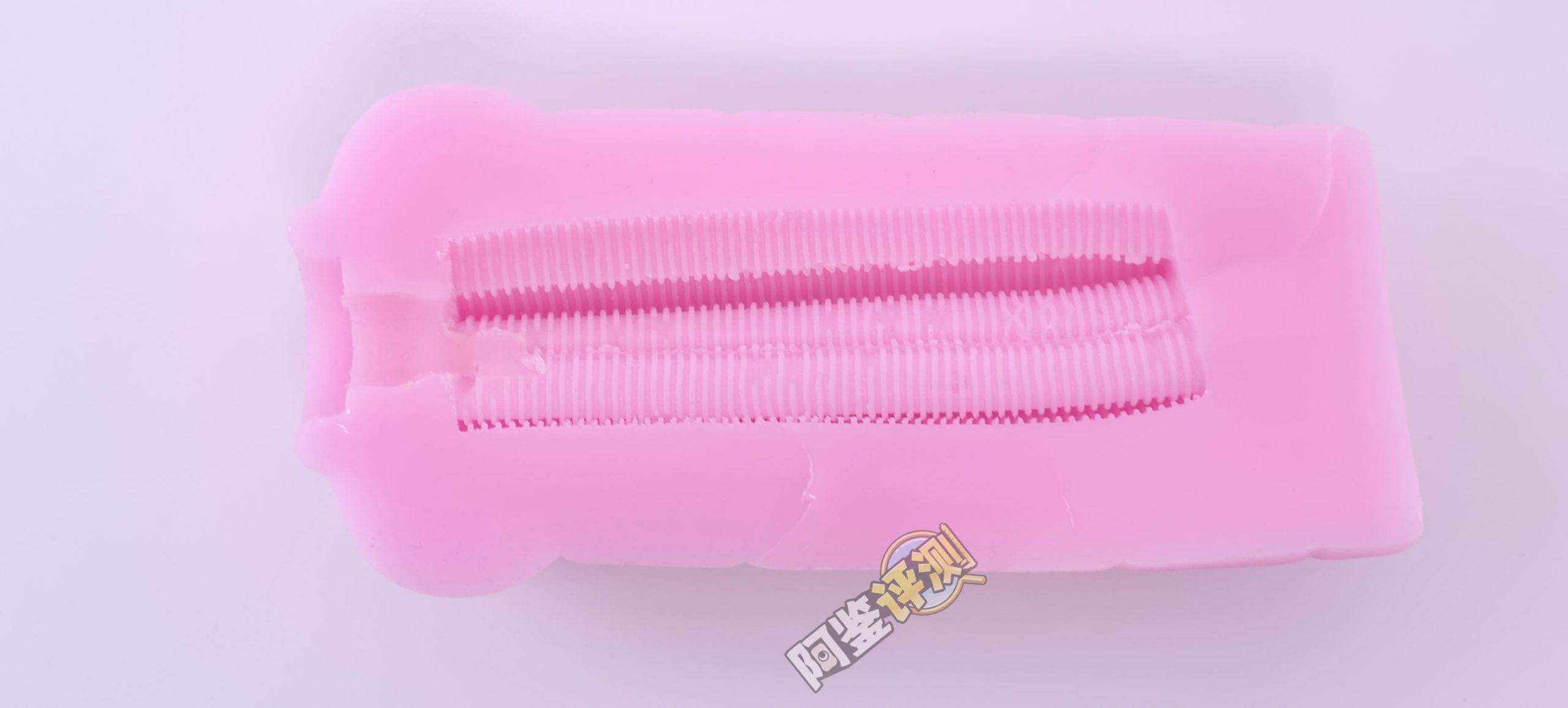 火炮——“口交皇后”评测!试图做出上下都有舌头的口交感,但实际结果相当平淡