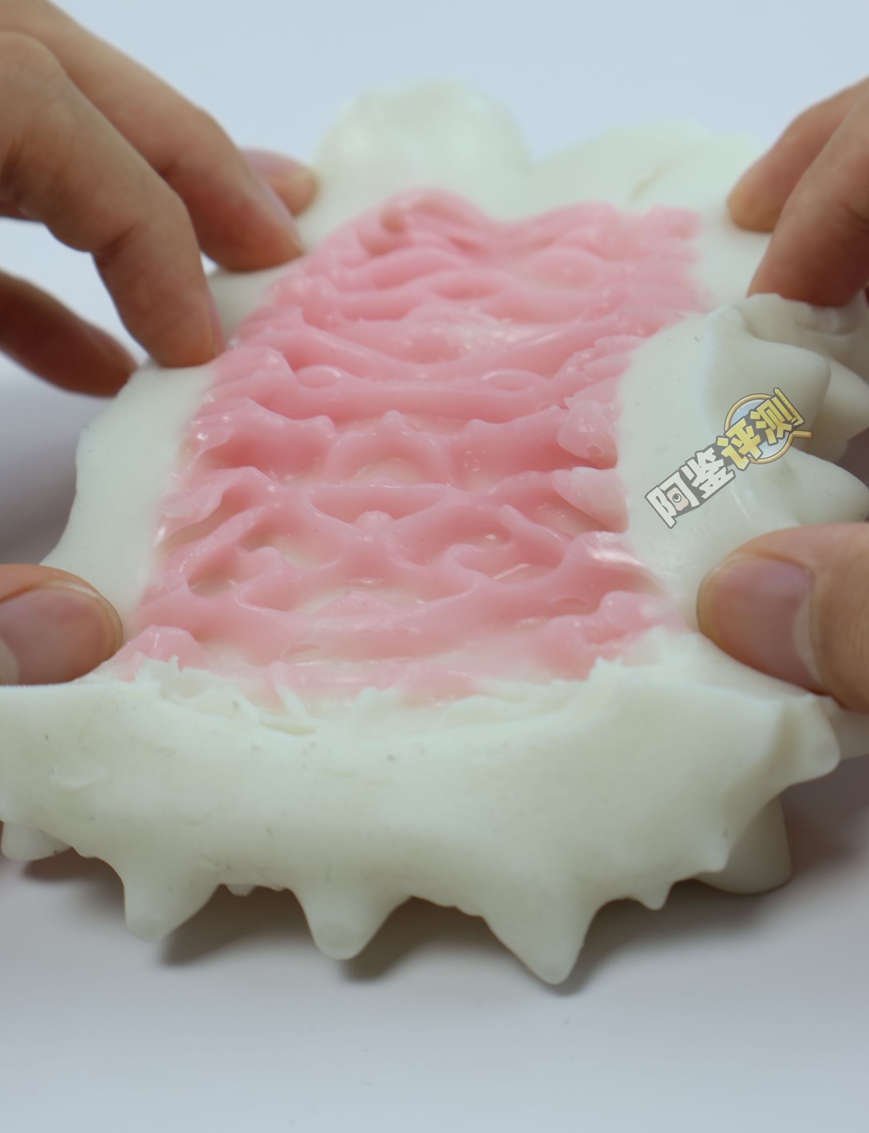 国产大魔王——“白丸”评测！虽然外形手感非常奇怪，但通道的剐蹭感不错