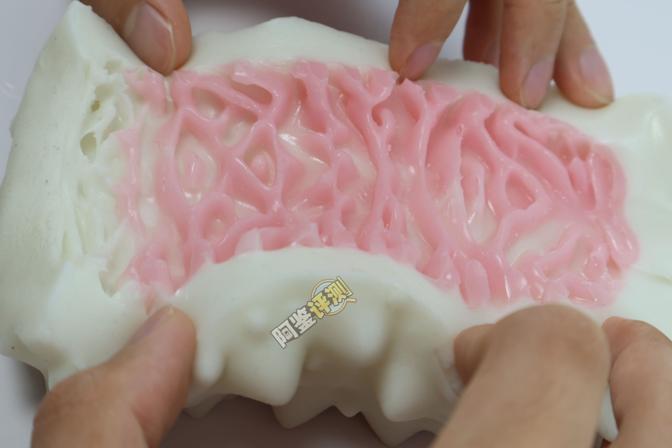 国产大魔王——“白丸”评测！虽然外形手感非常奇怪，但通道的剐蹭感不错