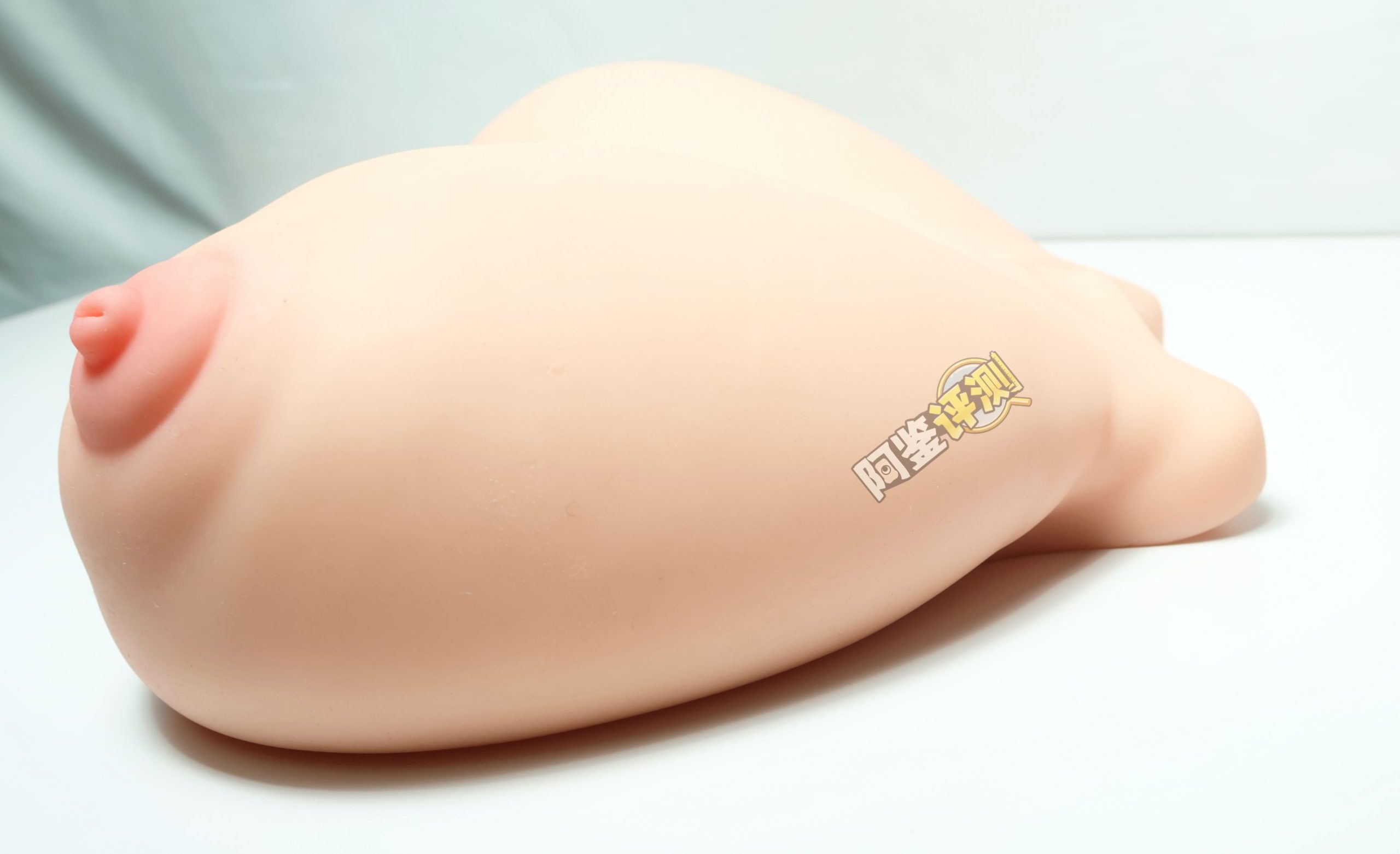 傲川——“爆乳娘”评测!猎奇的超级大雷,能铺满桌面的超级爆乳!