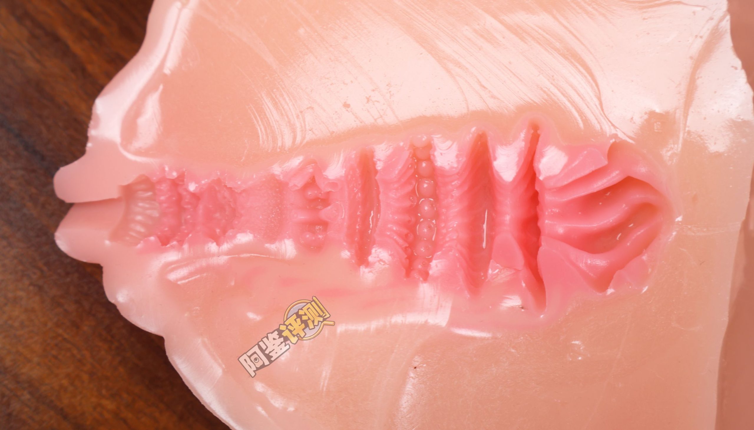 傲川——“爆乳娘”评测!猎奇的超级大雷,能铺满桌面的超级爆乳!