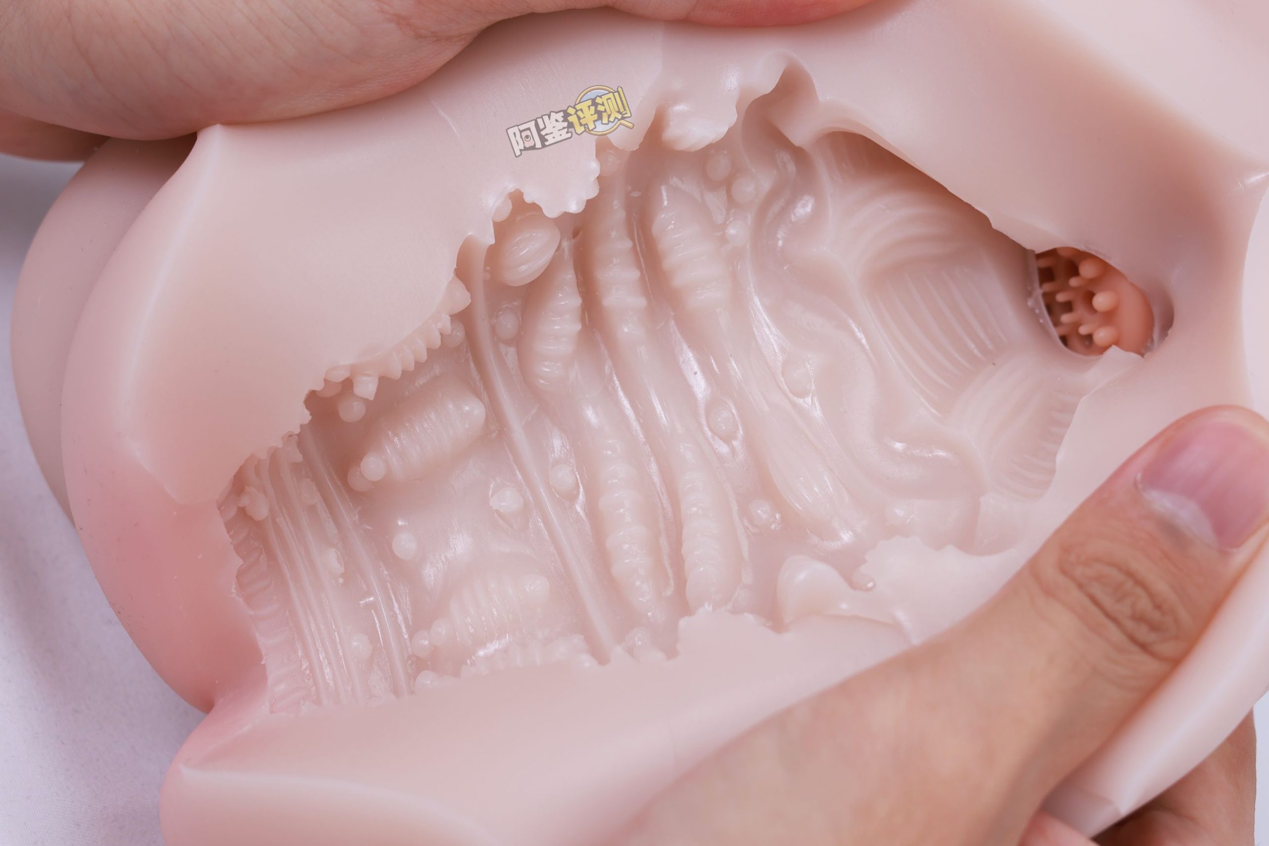 趣网COC——“YU酱”评测！大克重的吮吸电动杯，通道末端的奇怪吸气口