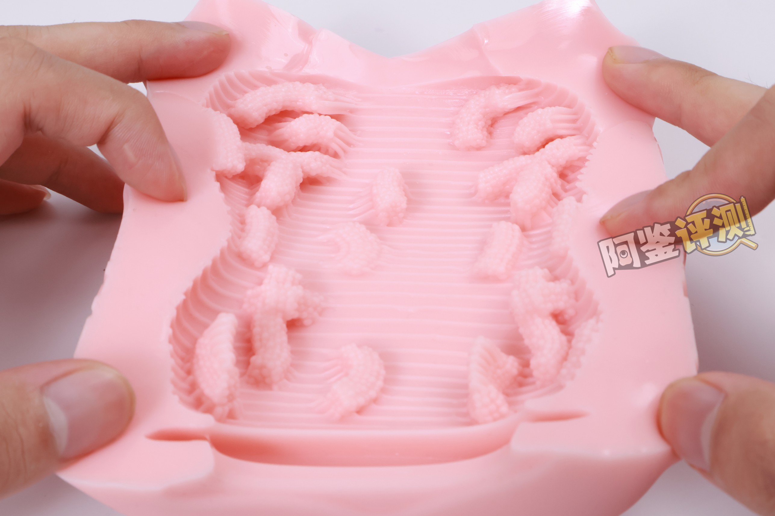 对子哈特——“ 梦幻术士”评测！似曾相识的杂乱感，这系列招牌的真空感已经消失不见了...