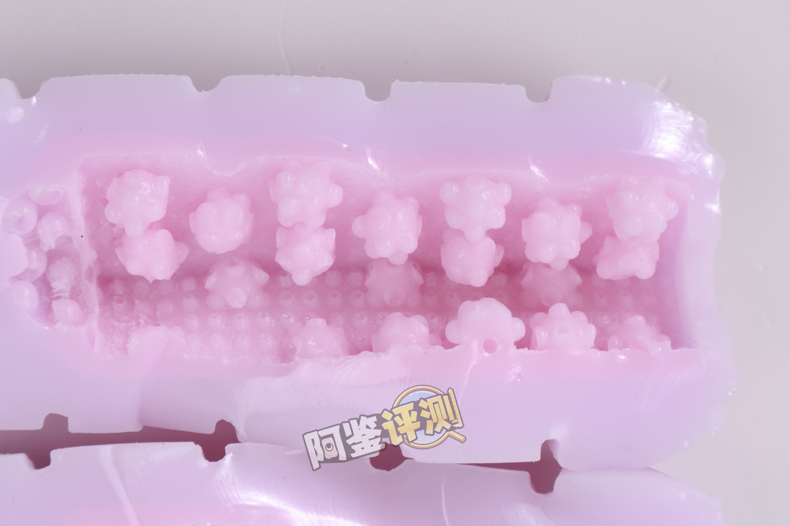 火炮——“绝顶激热”评测！牛牛向前冲！具有“随机性”的闯关型飞机杯！