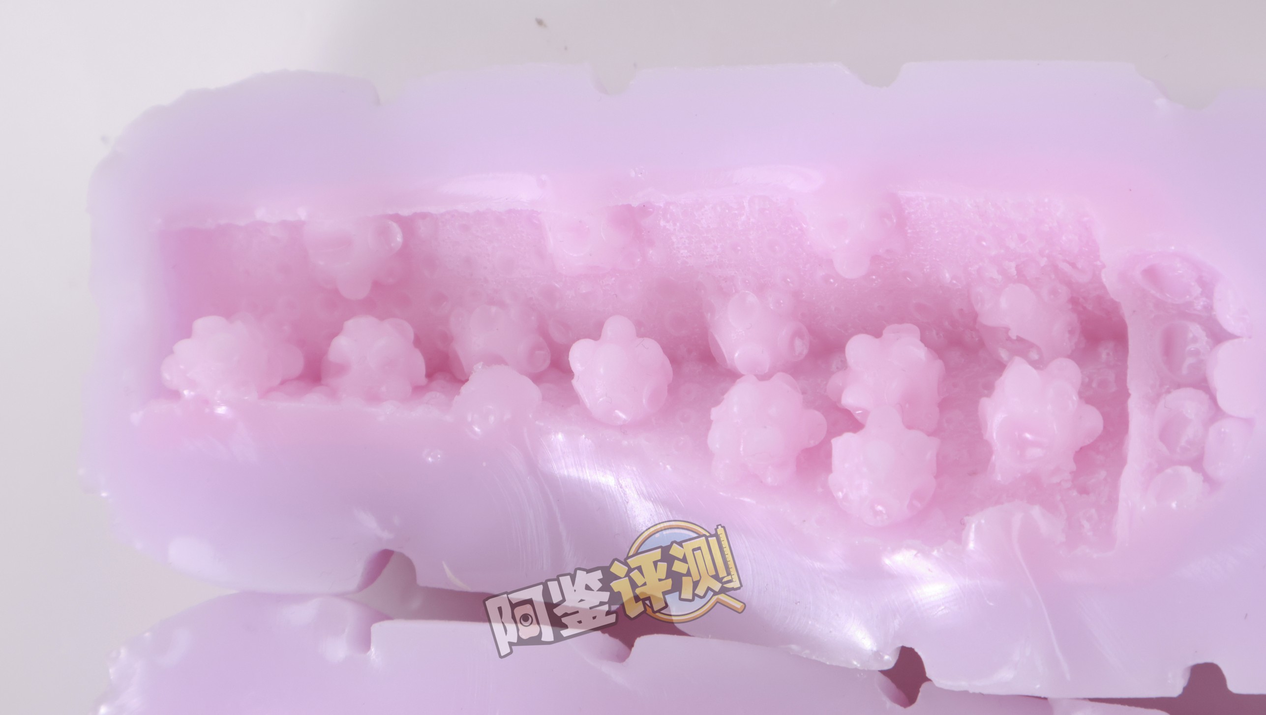 火炮——“绝顶激热”评测！牛牛向前冲！具有“随机性”的闯关型飞机杯！