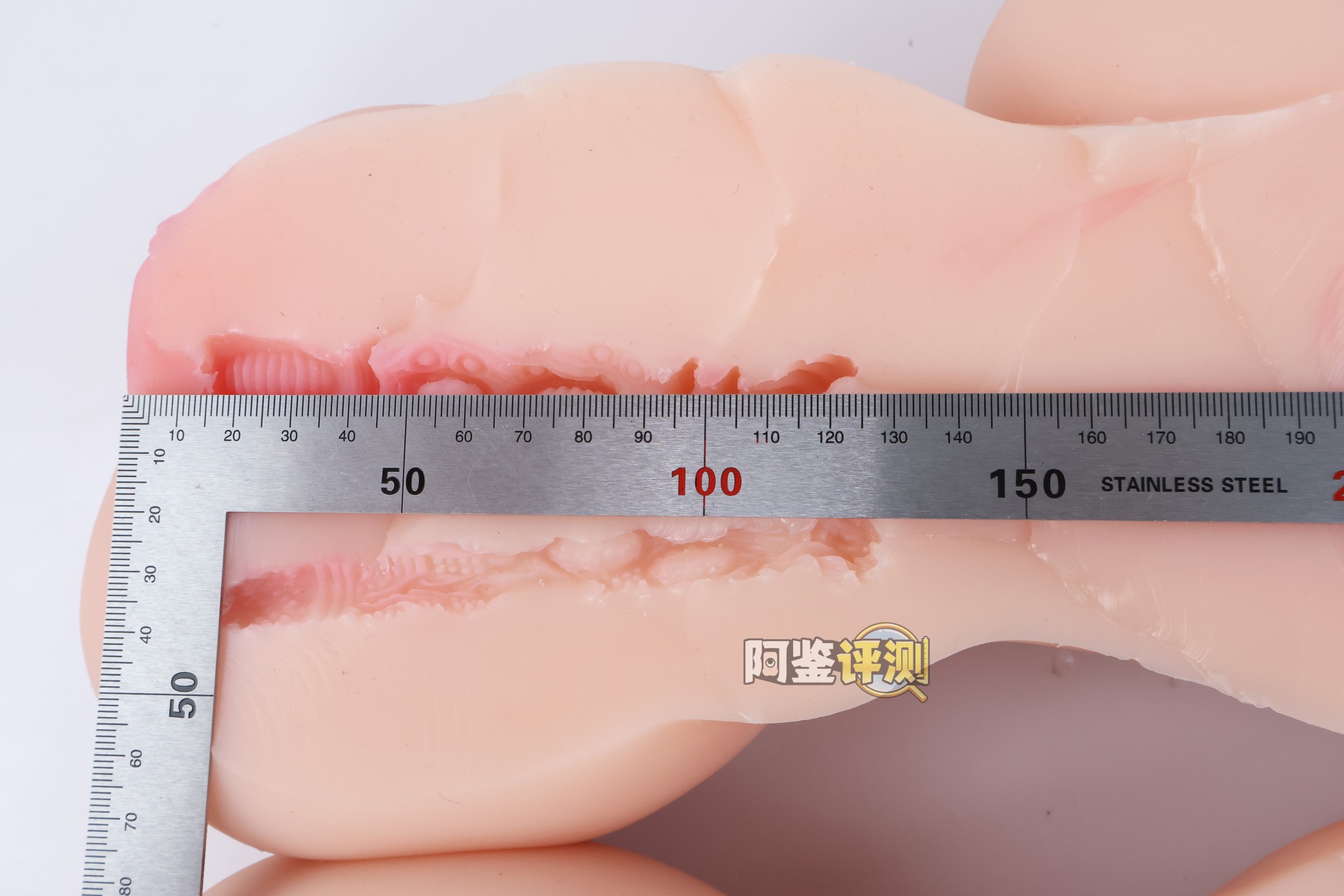 杯多多——“乳穴牛娘”评测！造型虽然看着还不错，但怎么又给我几把撞到骨架上头去了？！