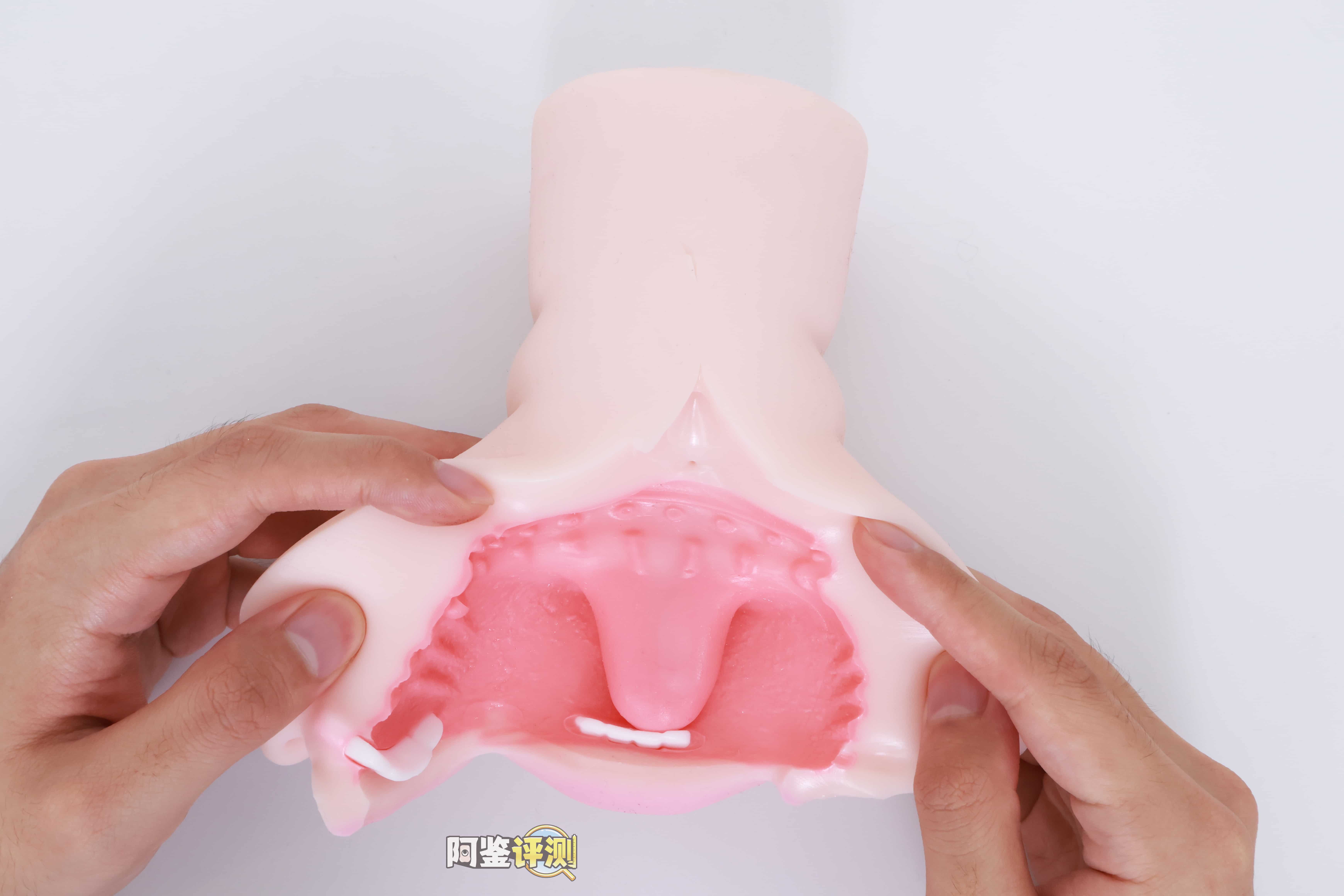 YUU——“饶舌辣妹”评测！噱头就是这个杯子的全部了.....像搞笑玩具一样毫无实用性的产品