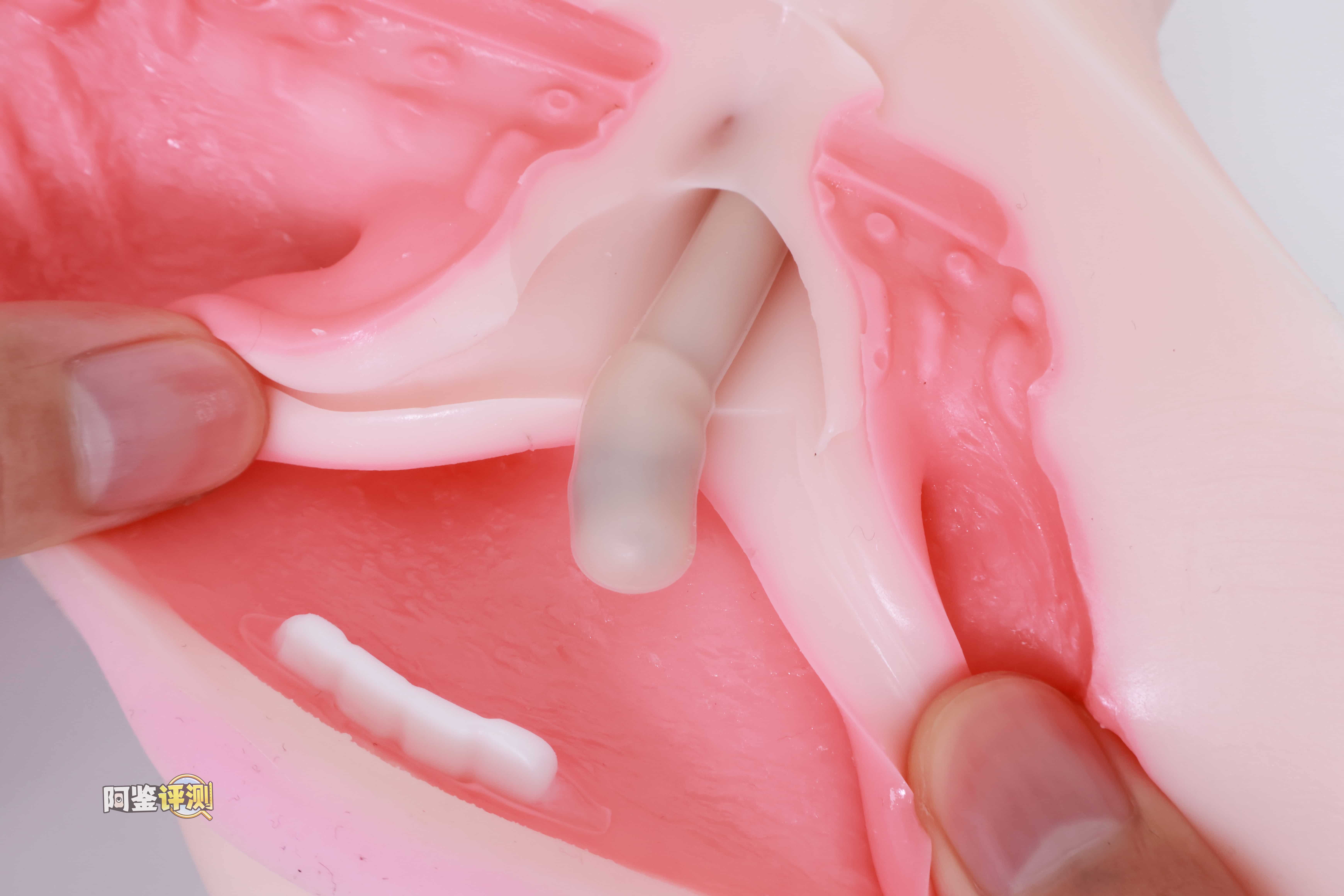 YUU——“饶舌辣妹”评测！噱头就是这个杯子的全部了.....像搞笑玩具一样毫无实用性的产品