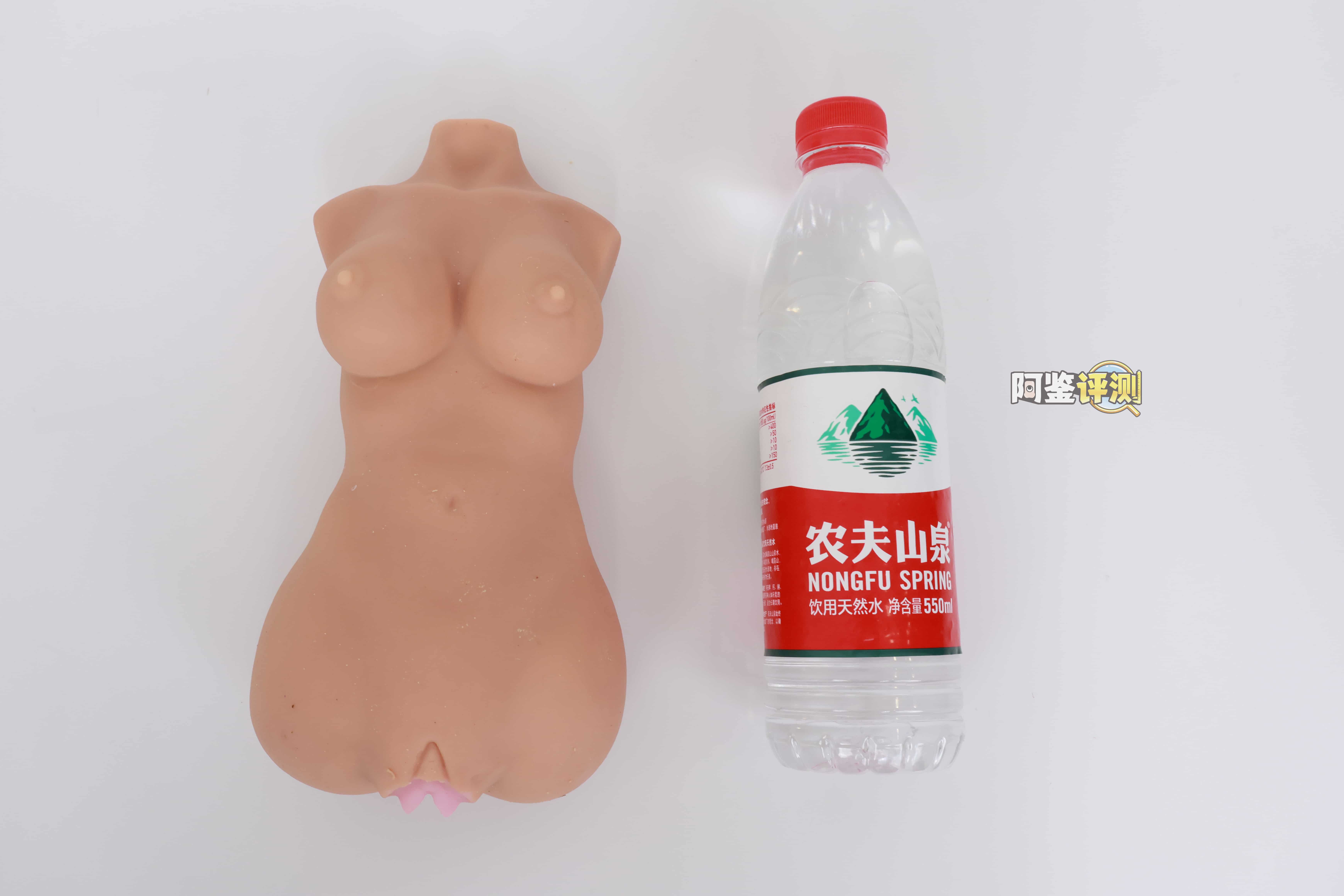 魔眼——“超丰满辣妹”评测!我用过最精致细腻的剐蹭纹理,却被粗糙的外形破坏掉了...