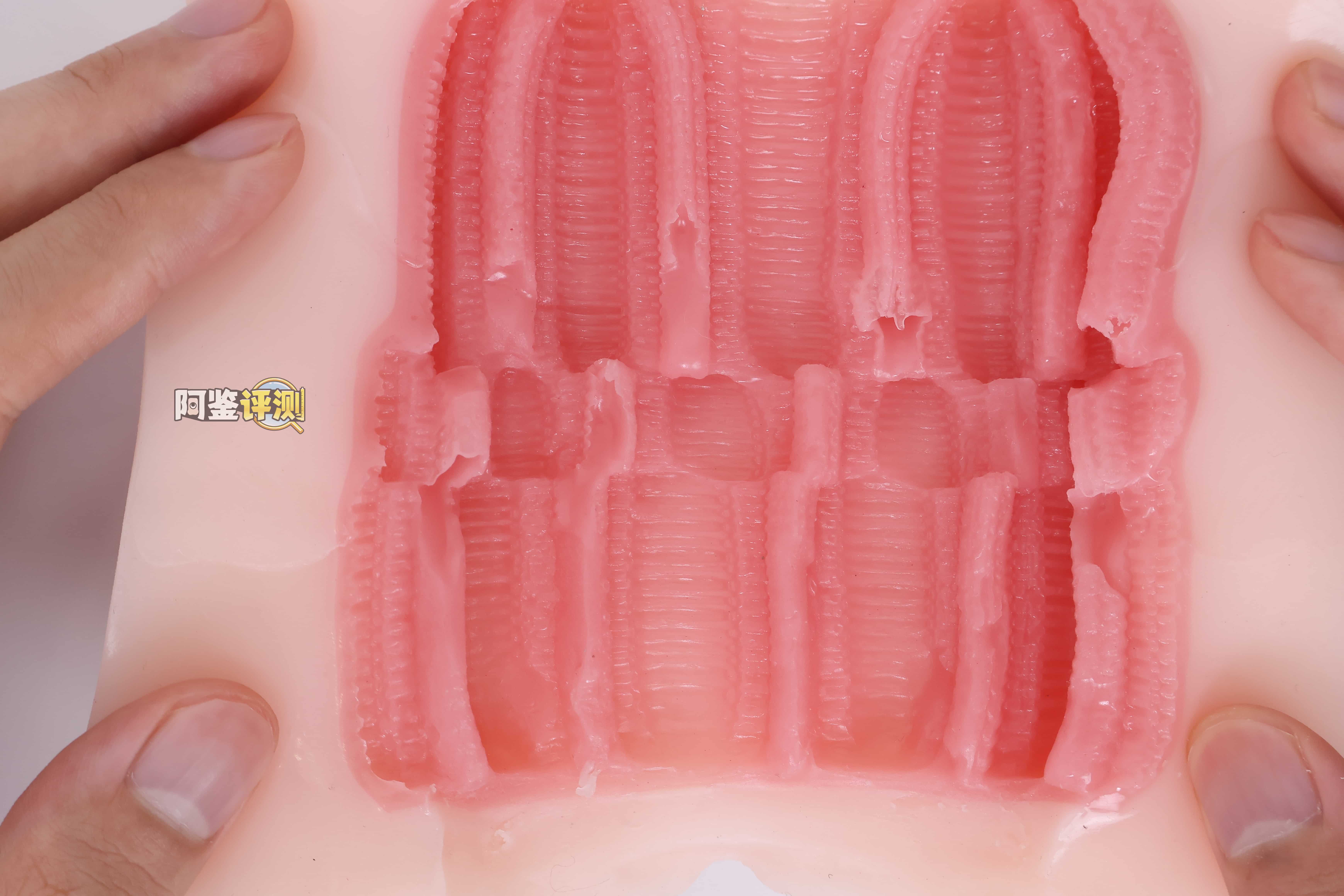 魔眼——”反转五重奏”评测!舒适丝滑的纵向立体感,但内部空间太大导致包裹并不好