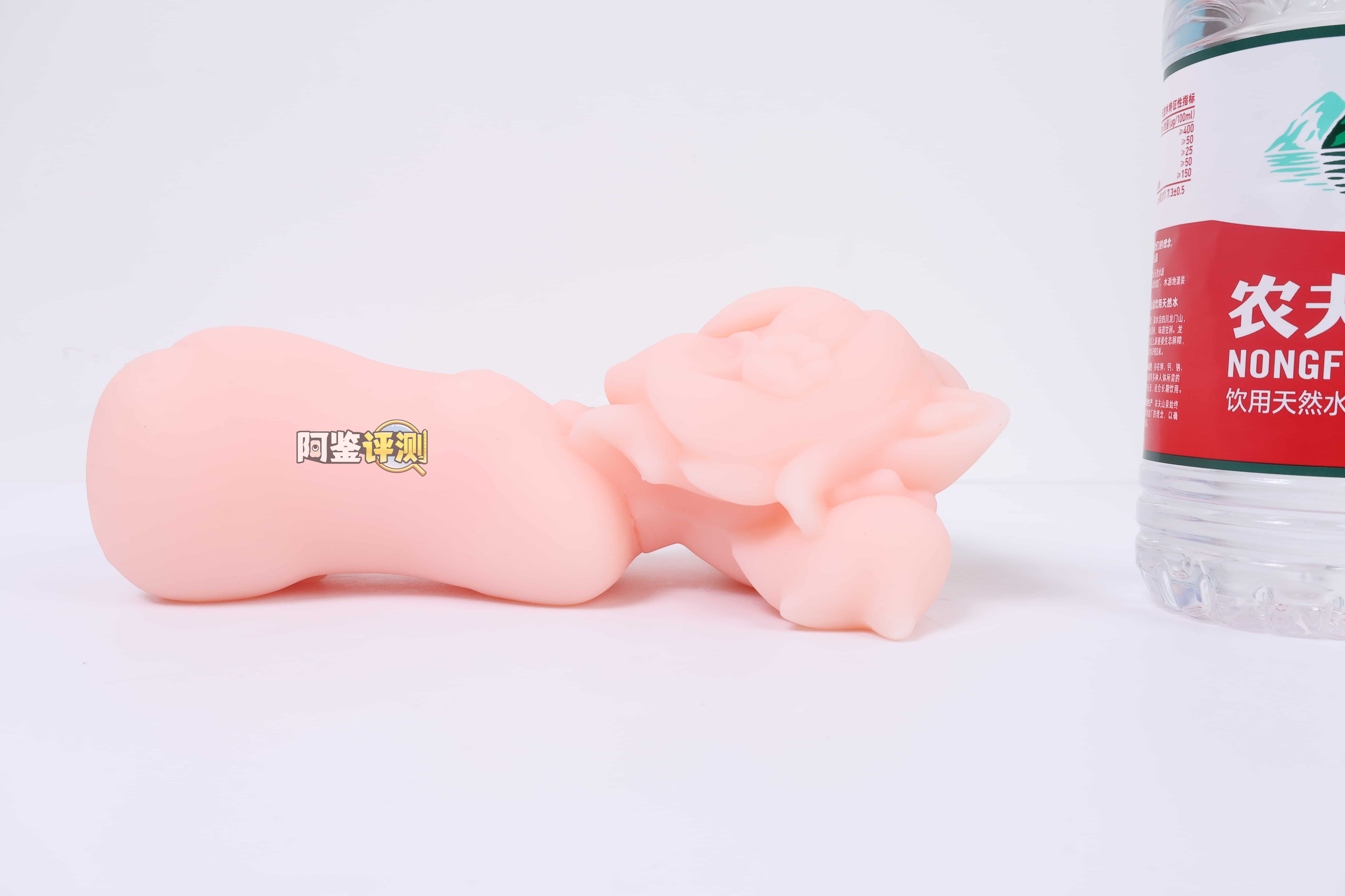 汤玛托易士——”猫乃井莉莉”评测！自家Vtuber联名的“人格排泄”主题杯，主题新奇但是设计敷衍