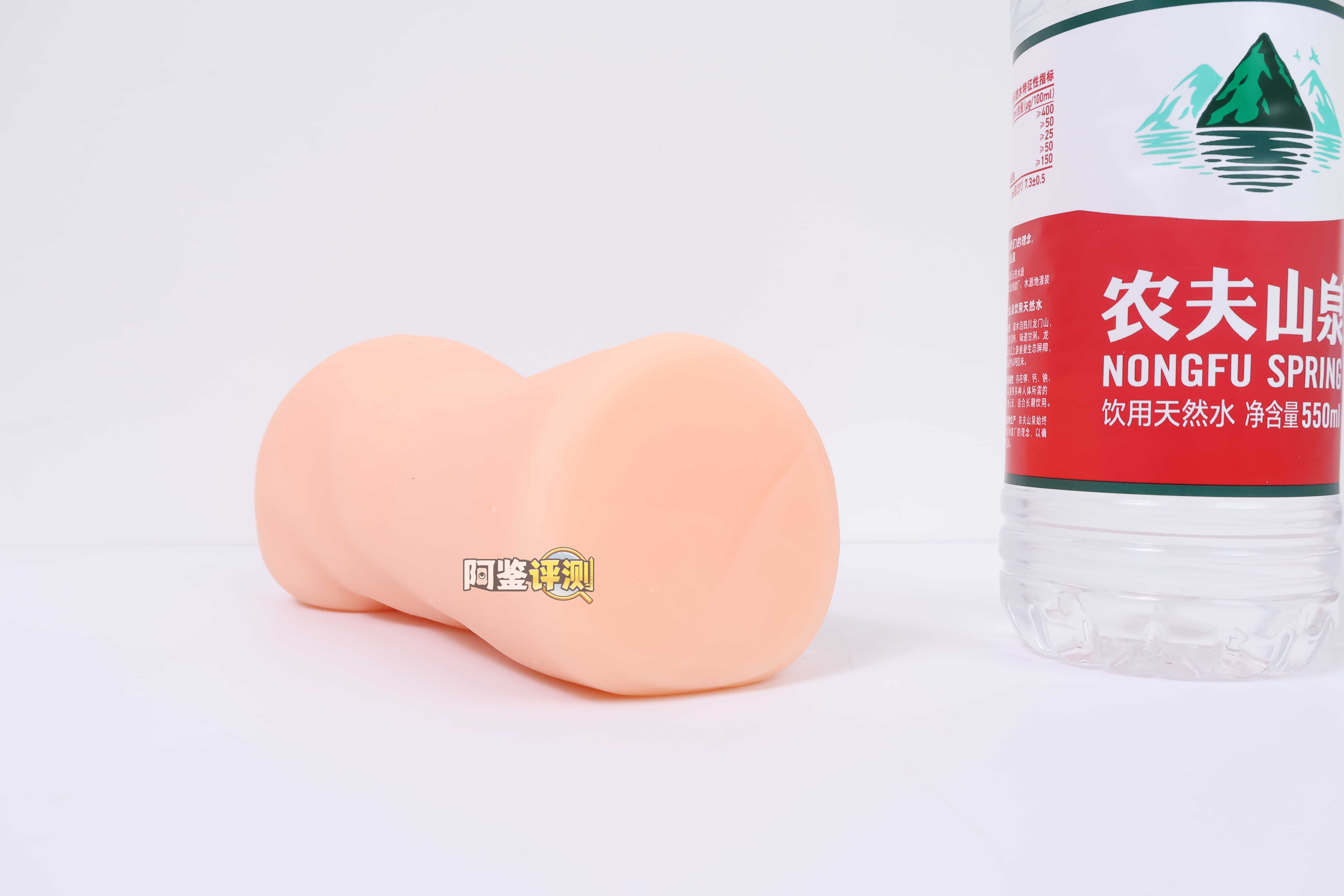 汤马托易士——”湿身淫穴”评测！大结构做进小杯子里，用起来感觉牛子偏来偏去的...