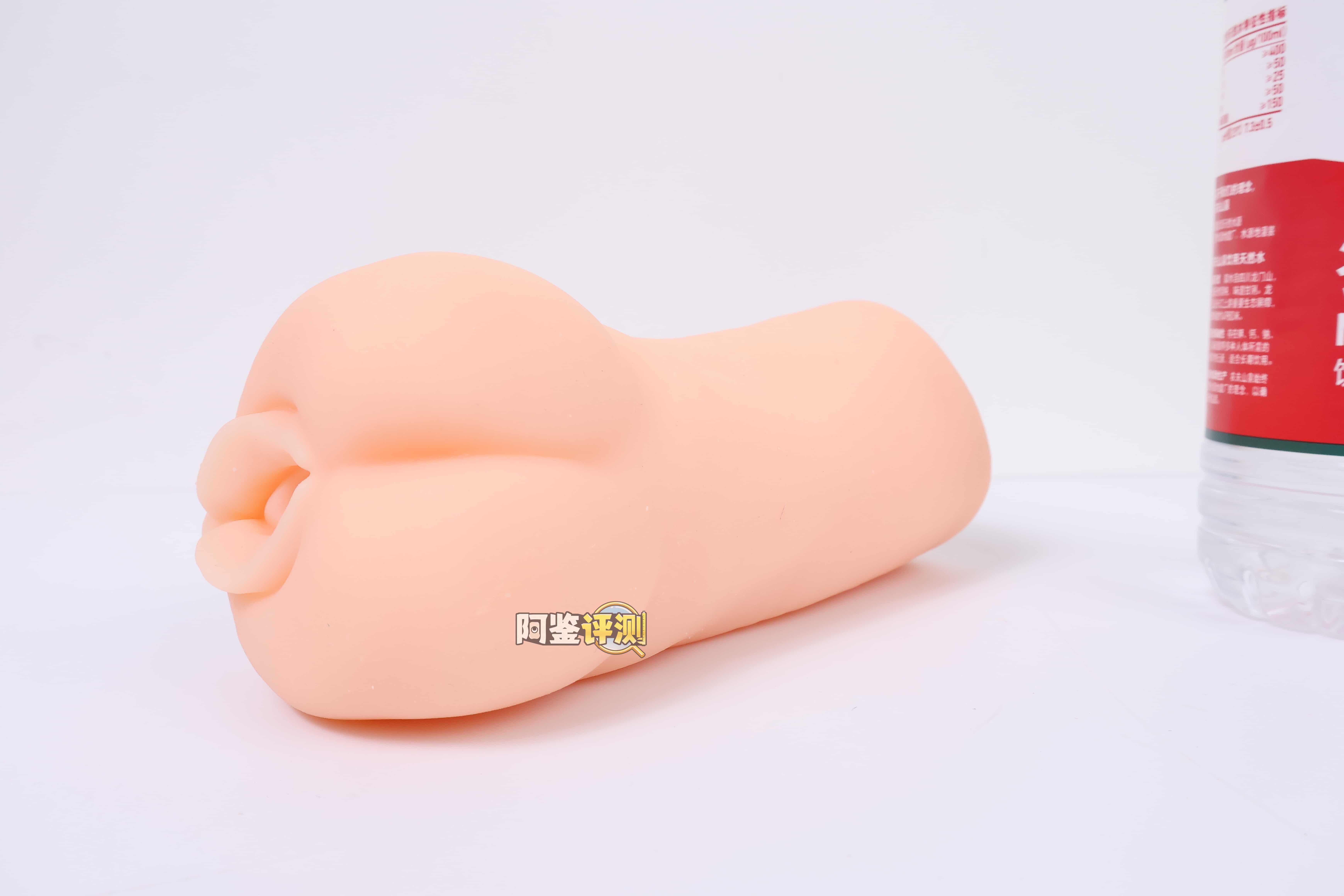 汤马托易士——”湿身淫穴”评测！大结构做进小杯子里，用起来感觉牛子偏来偏去的...