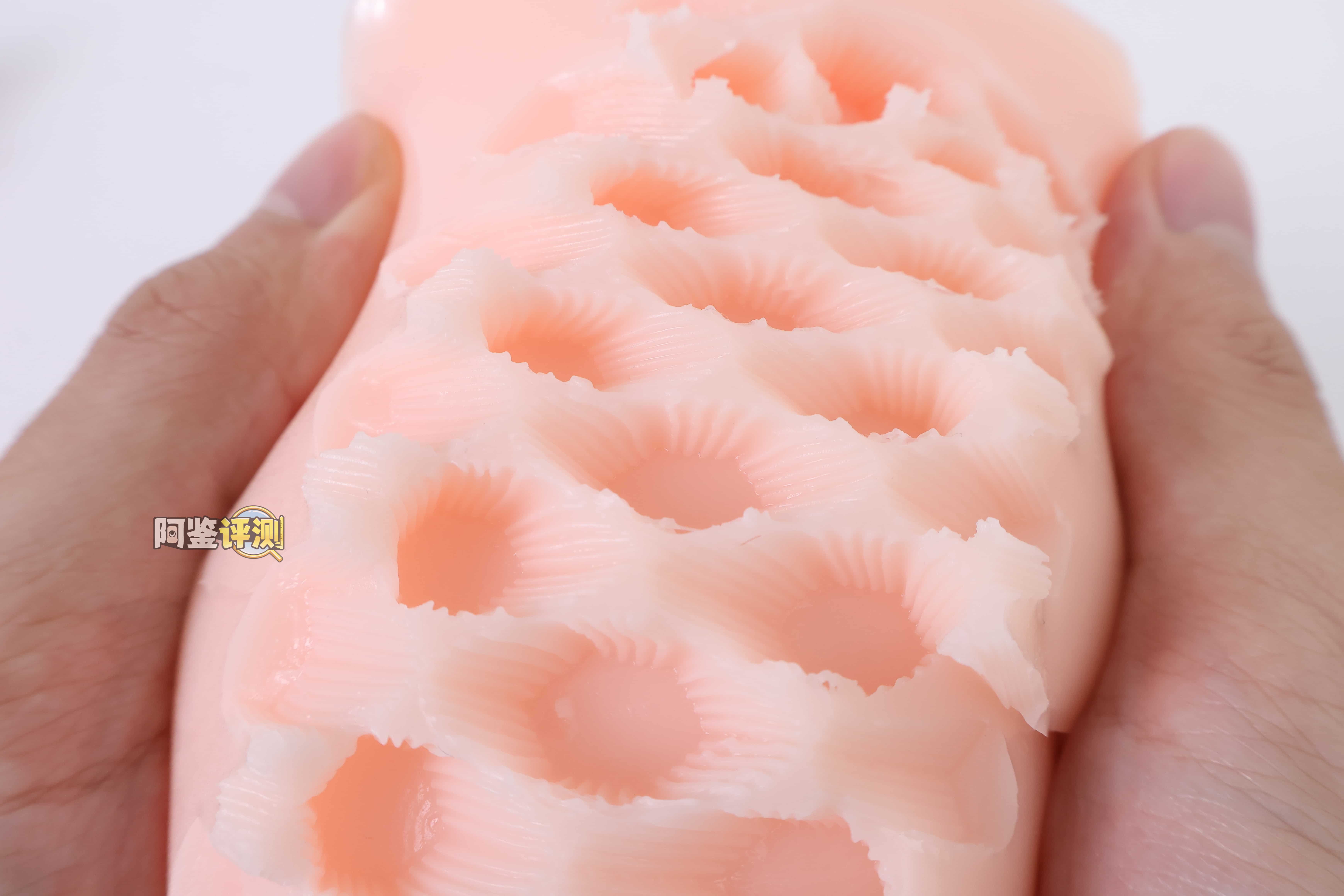 LIGRE——”六边之力”评测!楼梯一样的新颖刷子刺激感,但结构太过密集让牛牛很容易麻木...