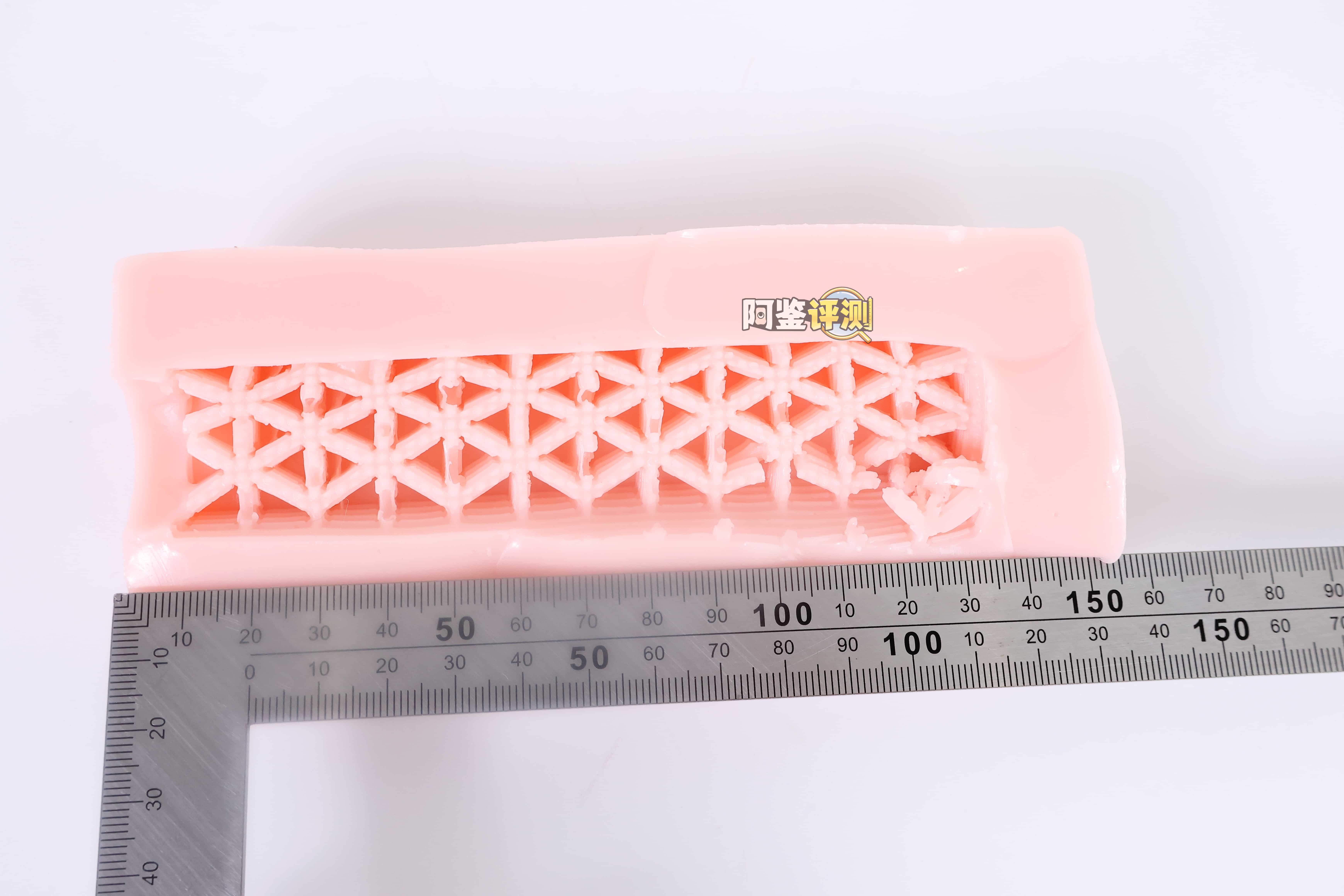 火炮——”假面怪盗”评测！越来越浮夸的双面结构！像是玻璃花窗一样的复杂网格凸起